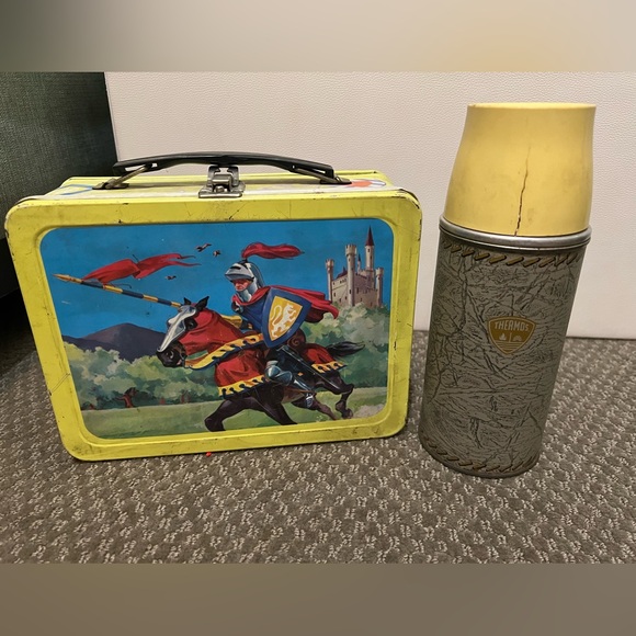 Knights In Armor 1959 Lunch box RARE FIND! - Picture 1 of 5